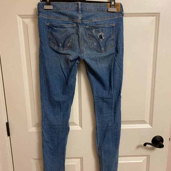 Medium wash skinny jean - Picture 4 of 5